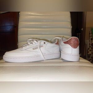 Reebok White and Pink Sneakers Like New